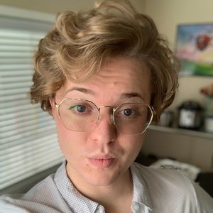 Meet your Posher, Alys